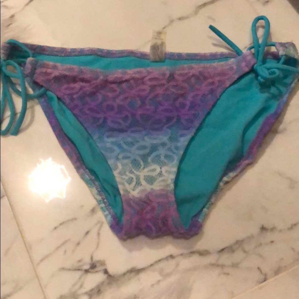 Bikini bottoms